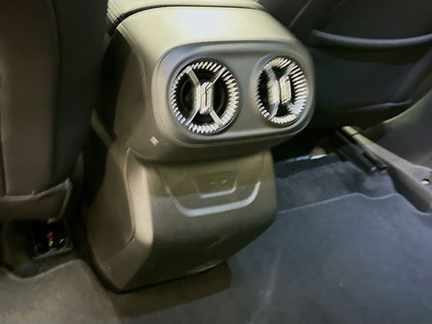Used 2024 Chevrolet Blazer EV LT AWD/4WD image 28