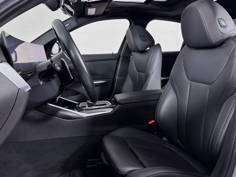 Used 2023 BMW 330i Sedan w/ M Sport Package image 17