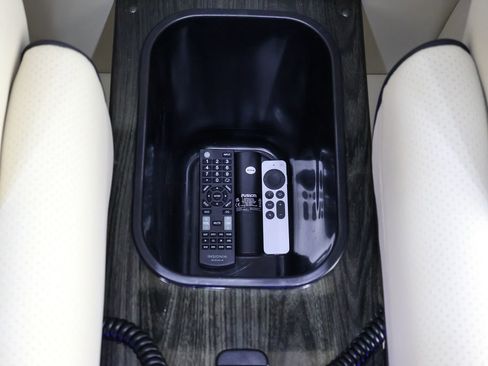 Used 2024 Mercedes-Benz Sprinter 3500 image 47