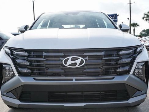 Certified 2025 Hyundai Tucson SE image 8