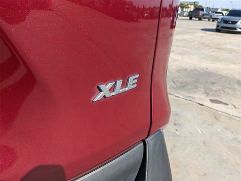 Used 2019 Toyota RAV4 XLE Premium image 13