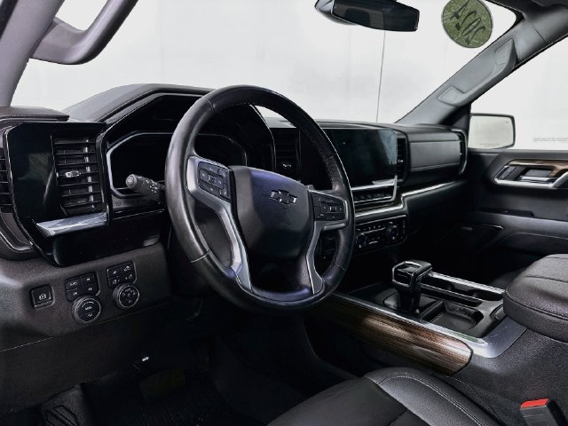 Used 2024 Chevrolet Silverado 1500 RST AWD/4WD image 21
