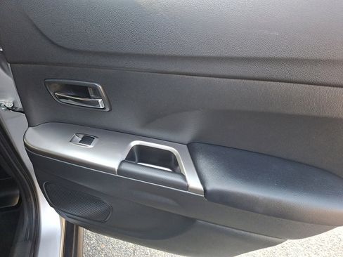 Used 2024 Mitsubishi Outlander Sport SE image 14