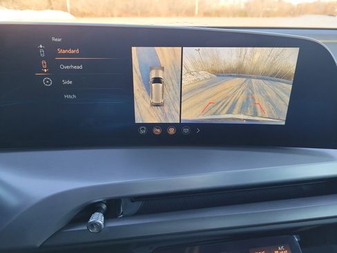 New 2026 Cadillac Vistiq Sport image 25