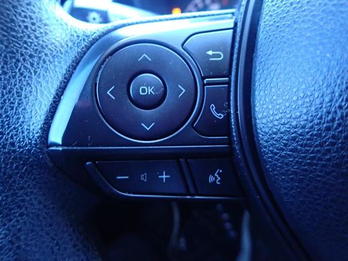 Used 2020 Toyota Corolla LE FWD image 14