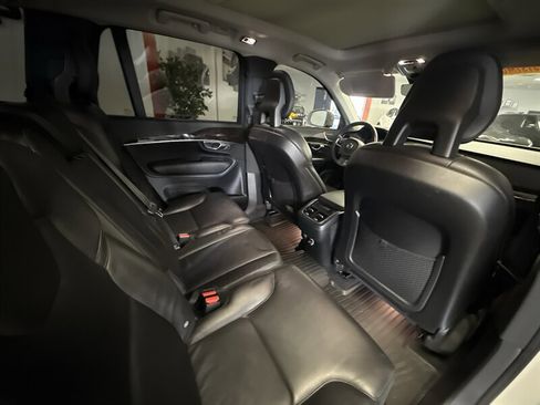 Used 2018 Volvo XC90 T6 Momentum w/ Convenience Package image 23