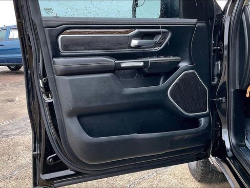 Used 2019 RAM 1500 Laramie AWD/4WD image 17