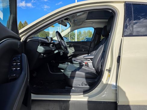 Used 2025 Ford Mustang Mach-E Premium image 17