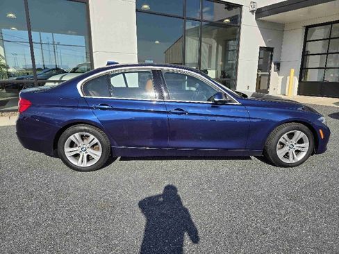 Used 2018 BMW 330i xDrive Sedan w/ Convenience Package image 2