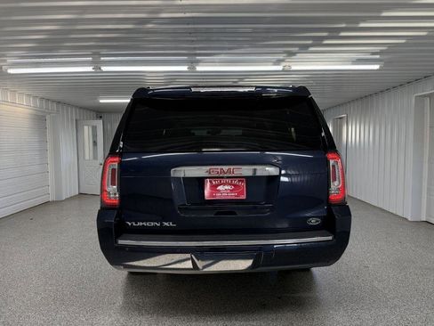 Used 2017 GMC Yukon XL Denali AWD/4WD image 6