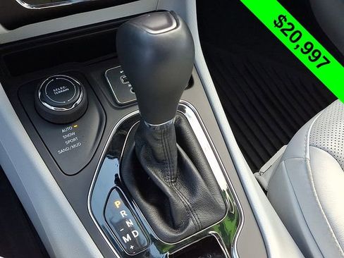 Certified 2020 Jeep Cherokee Limited image 16