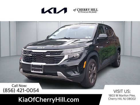 Used 2024 Kia Seltos LX AWD/4WD image 1