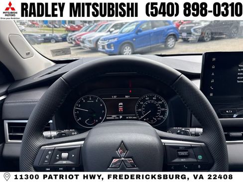 New 2026 Mitsubishi Outlander SE image 6