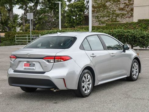 Used 2025 Toyota Corolla LE FWD image 9