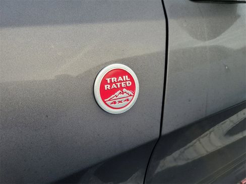 Used 2017 Jeep Grand Cherokee Trailhawk image 7