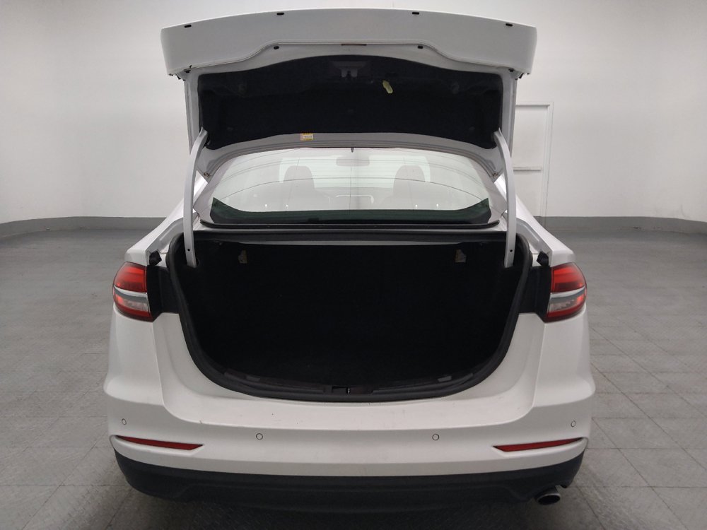 Used 2020 Ford Fusion SE FWD image 29