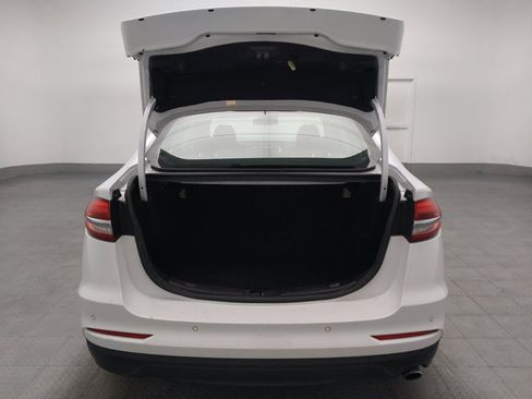Used 2020 Ford Fusion SE FWD image 29