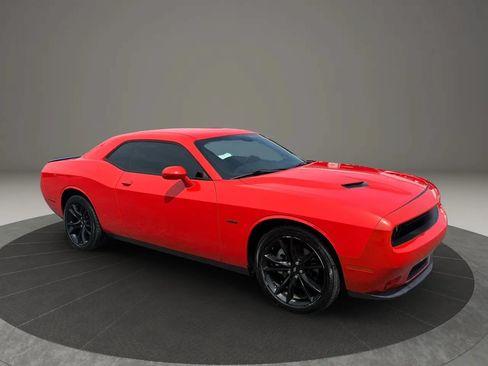 Used 2018 Dodge Challenger R/T w/ Blacktop Package RWD image 7