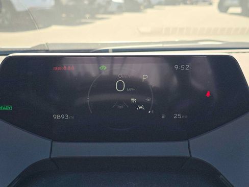 Certified 2026 Toyota Prius XLE FWD image 25