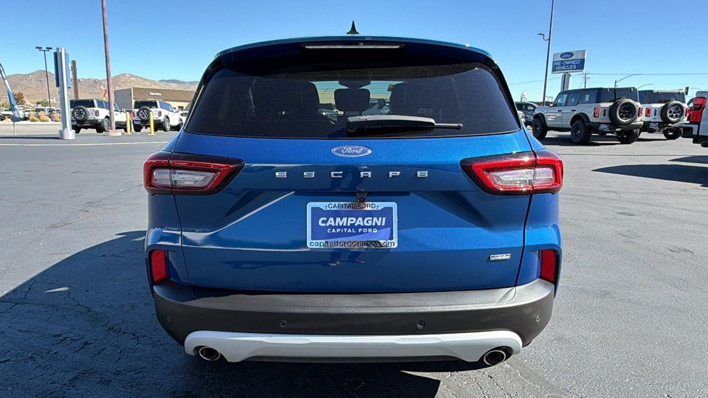 Used 2023 Ford Escape SE FWD image 4