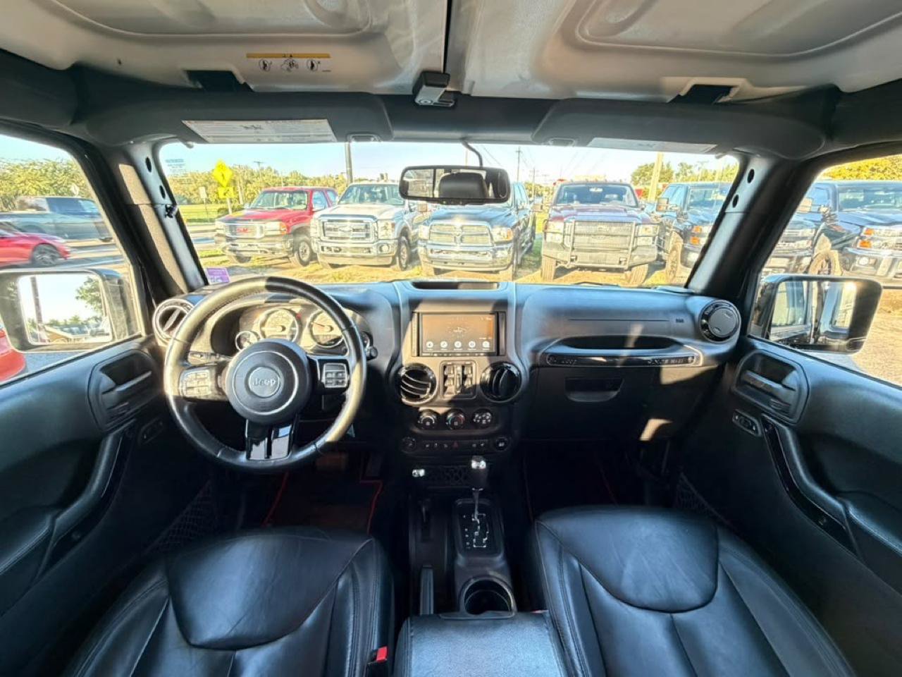 Used 2015 Jeep Wrangler Unlimited Sahara AWD/4WD image 9