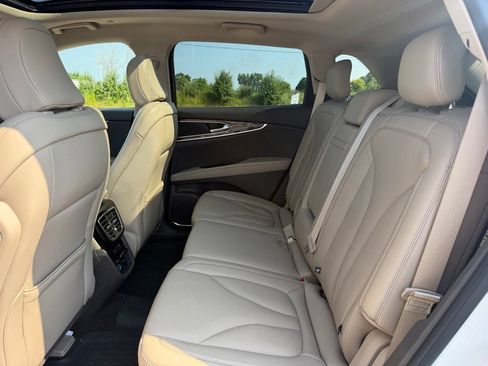 Used 2023 Lincoln Nautilus Reserve AWD/4WD image 16