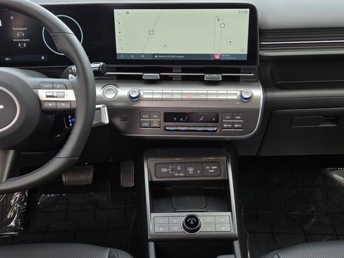 Used 2025 Hyundai Kona Limited image 25