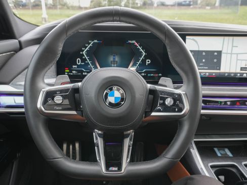 Used 2023 BMW 740i w/ Parking Assistance Package RWD image 18