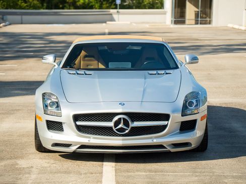Used 2012 Mercedes-Benz SLS AMG Roadster image 3