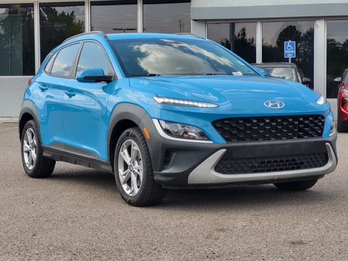 Used 2023 Hyundai Kona SEL w/ Cargo Package AWD/4WD image 3