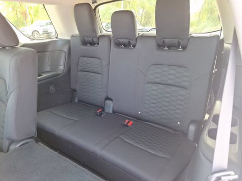 Certified 2025 Nissan Pathfinder S FWD image 31