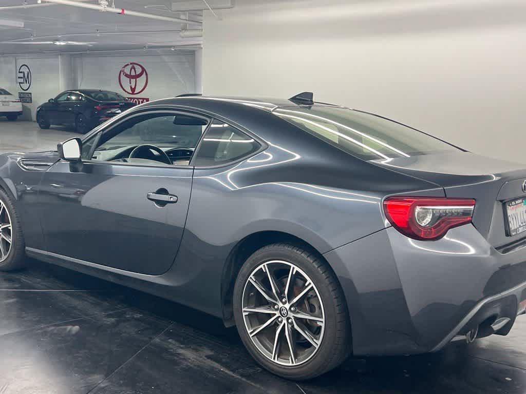Used 2019 Toyota 86 RWD image 5