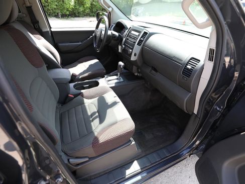 Used 2012 Nissan Frontier PRO-4X AWD/4WD image 10