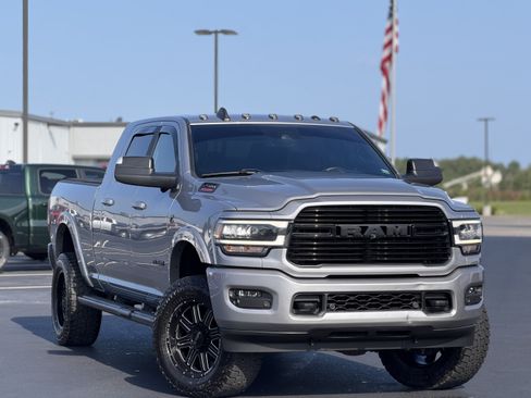 Used 2019 RAM 2500 Laramie w/ Night Edition AWD/4WD image 3