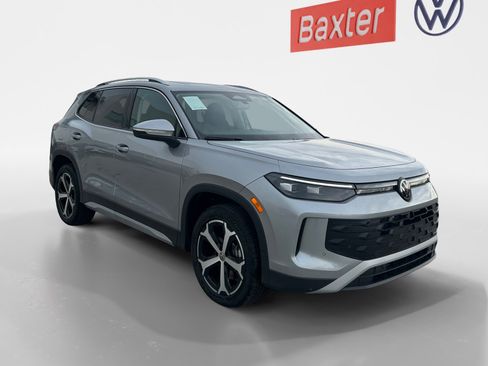 New 2025 Volkswagen Tiguan SE image 1