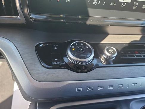 Used 2025 Ford Expedition Max Platinum image 20