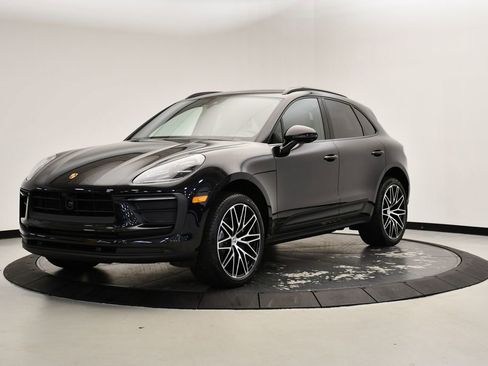 Certified 2025 Porsche Macan image 1