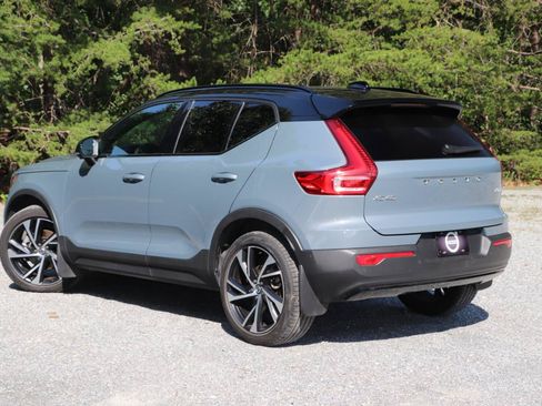 Used 2022 Volvo XC40 T5 R-Design w/ Advanced Package AWD/4WD image 38