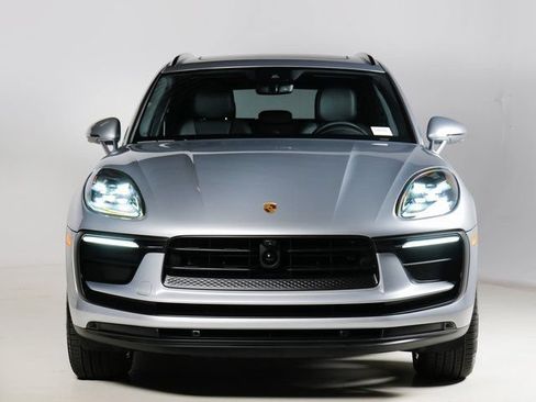 Certified 2026 Porsche Macan AWD/4WD image 6