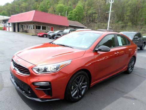Used 2020 Kia Forte GT-Line w/ GT-Line Premium Package FWD image 3