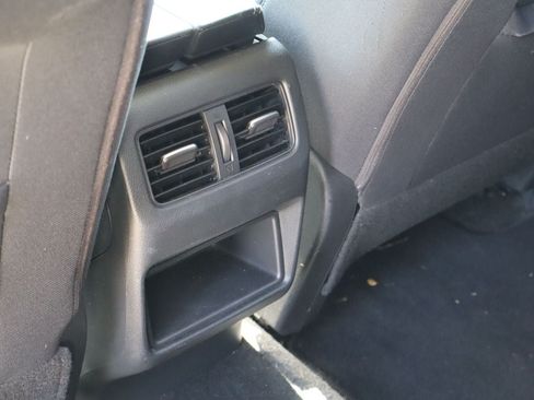 Used 2021 Nissan Rogue S FWD image 18