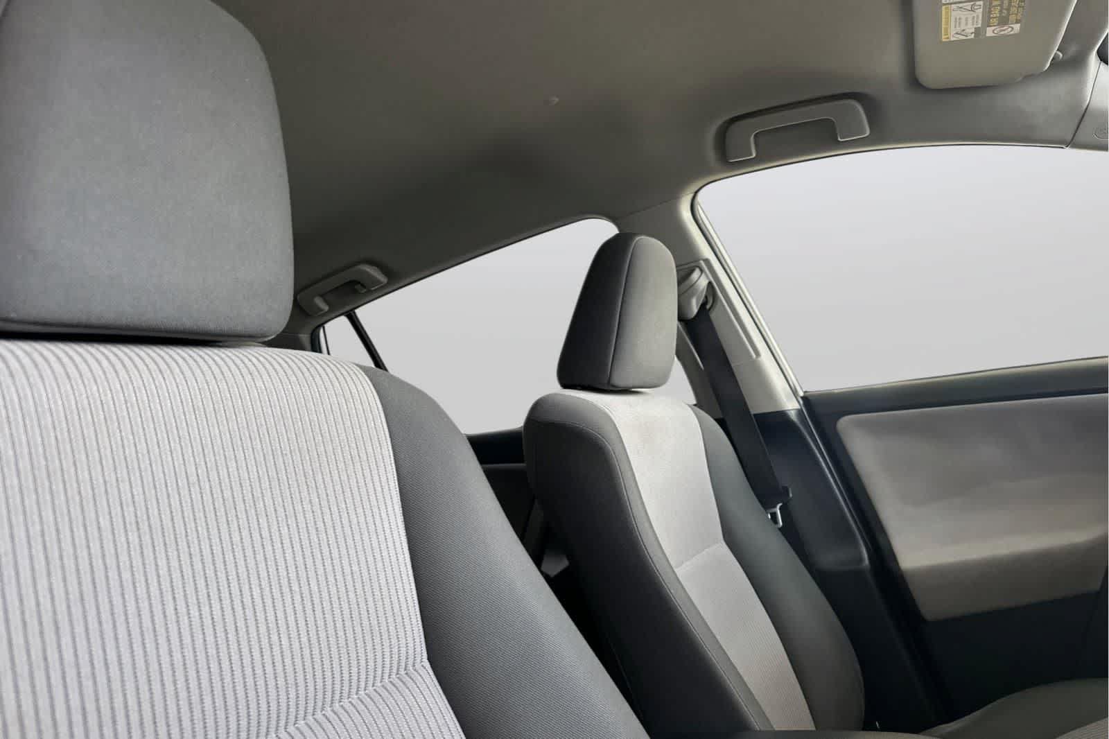 Used 2015 Toyota RAV4 LE FWD image 17
