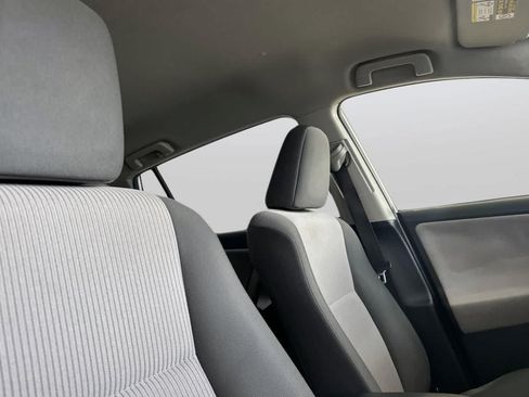 Used 2015 Toyota RAV4 LE FWD image 17