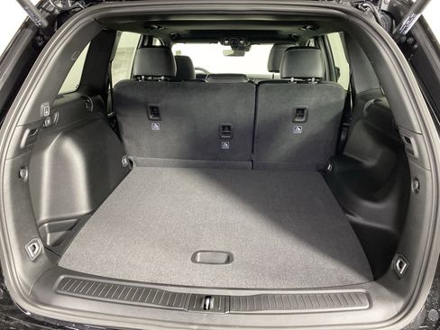 New 2026 Jeep Grand Cherokee Altitude image 30