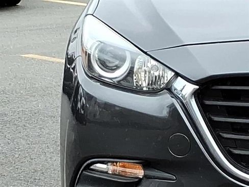 Used 2018 MAZDA MAZDA3 Touring FWD image 13