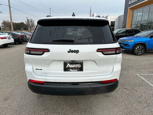 New 2025 Jeep Grand Cherokee Altitude AWD/4WD image 7