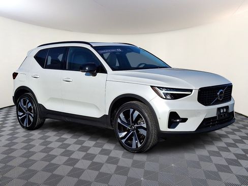 Used 2023 Volvo XC40 B5 Plus w/ Driver Assist Package image 1