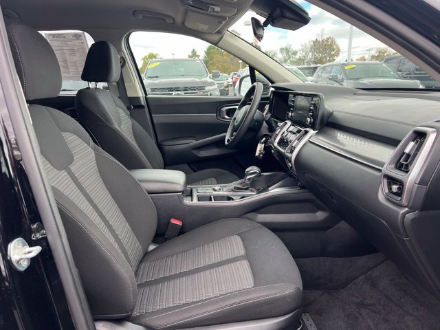 Used 2023 Kia Sorento LX FWD image 10