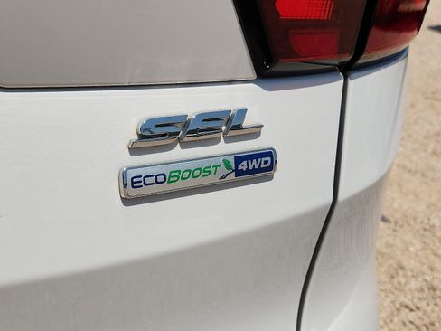 Used 2019 Ford Escape SEL AWD/4WD image 9