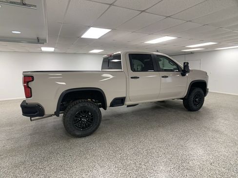 New 2026 Chevrolet Silverado 2500 ZR2 AWD/4WD image 8